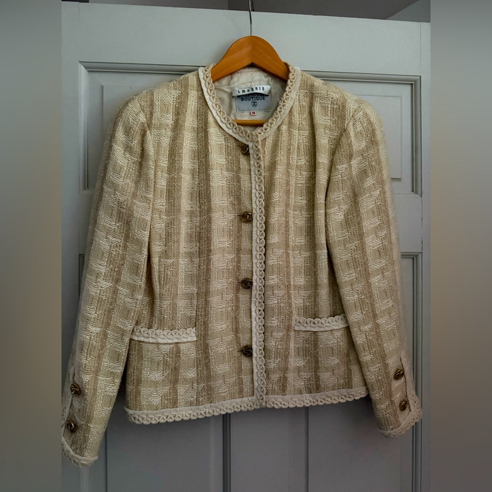 CHANEL Boutique Ivory Knit Jacket